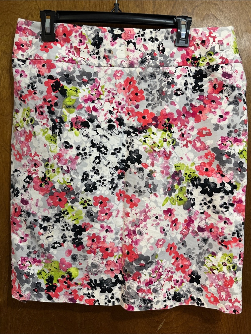 Liz Claiborne White Floral Pencil Skirt with Pink & Green Accents